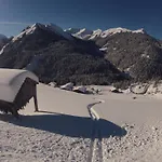 Апартаменты Alpenperle - Ruhige Auszeit Nahe Berwang Mit Bergblick